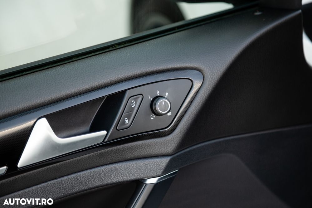 Volkswagen Golf - 17