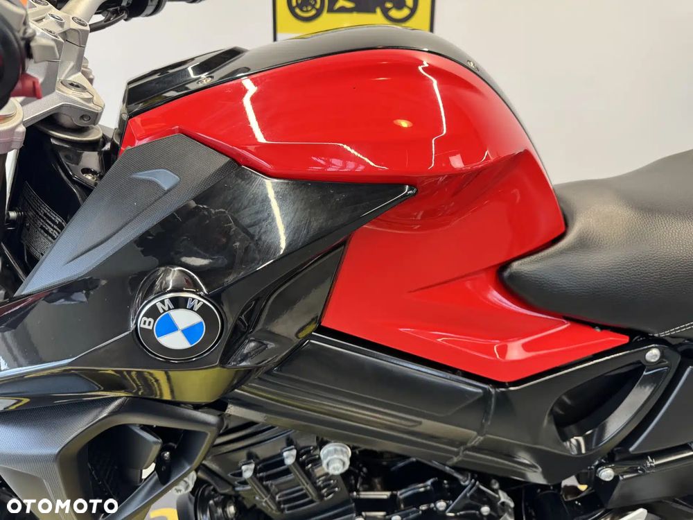 BMW F - 21
