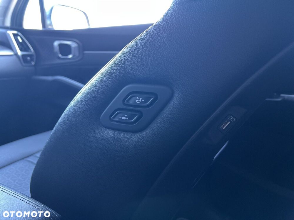 Kia Sorento 1.6 T-GDI HEV XL 7os - 26