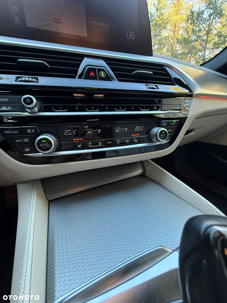 BMW Seria 5 530i xDrive M Sport sport - 27