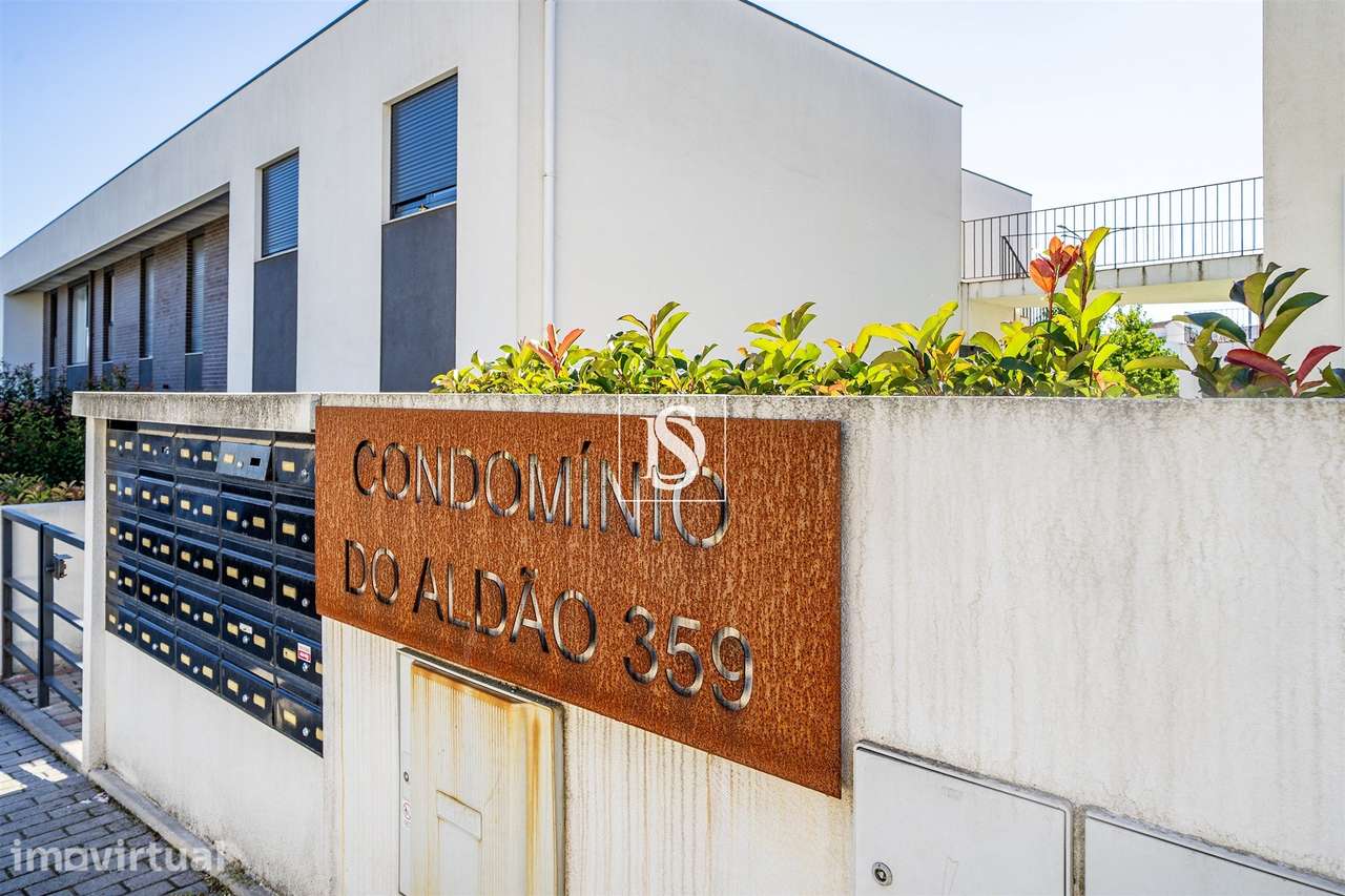 Apartamento T3, Convertido em T4, com 135 m², em Frente ao IPCA - Grande imagem: 3/43
