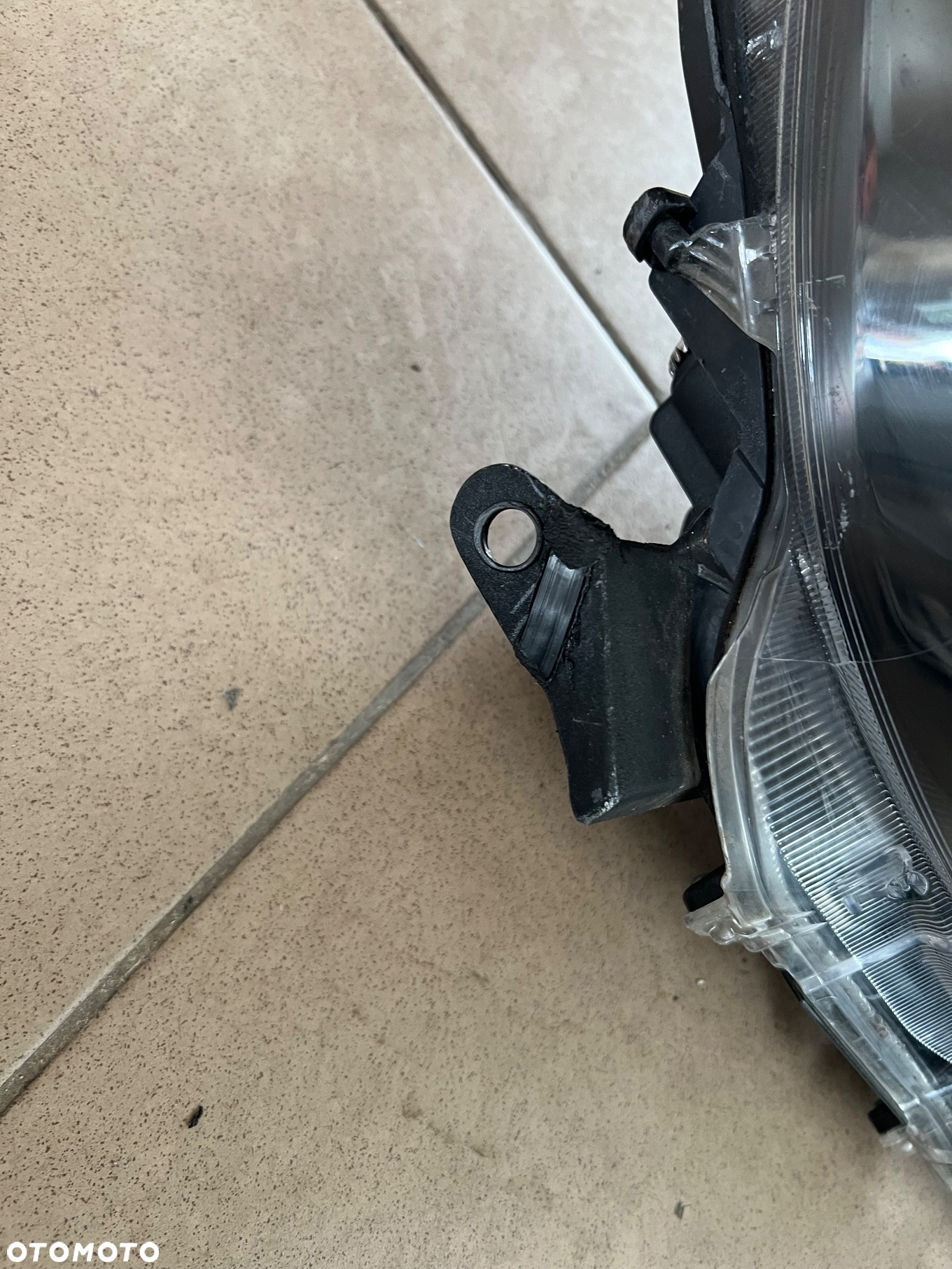 TOYOTA YARIS IV 2020- LAMPA PRAWY PRZÓD ZWYKŁA SOCZEWKA KOITO K0-6 EU B6 - 4