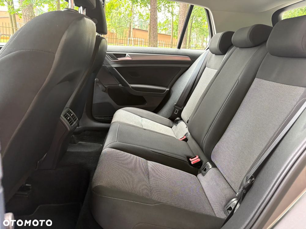Volkswagen Golf - 15
