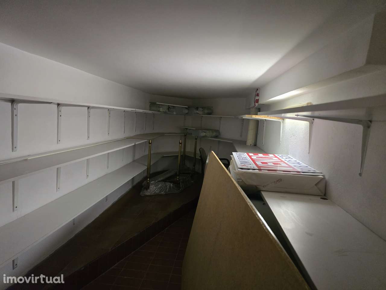 Espaço Comercial Duplex com 70m² e Muita Arrumação – Vila Nova de Gaia - Grande imagem: 3/17