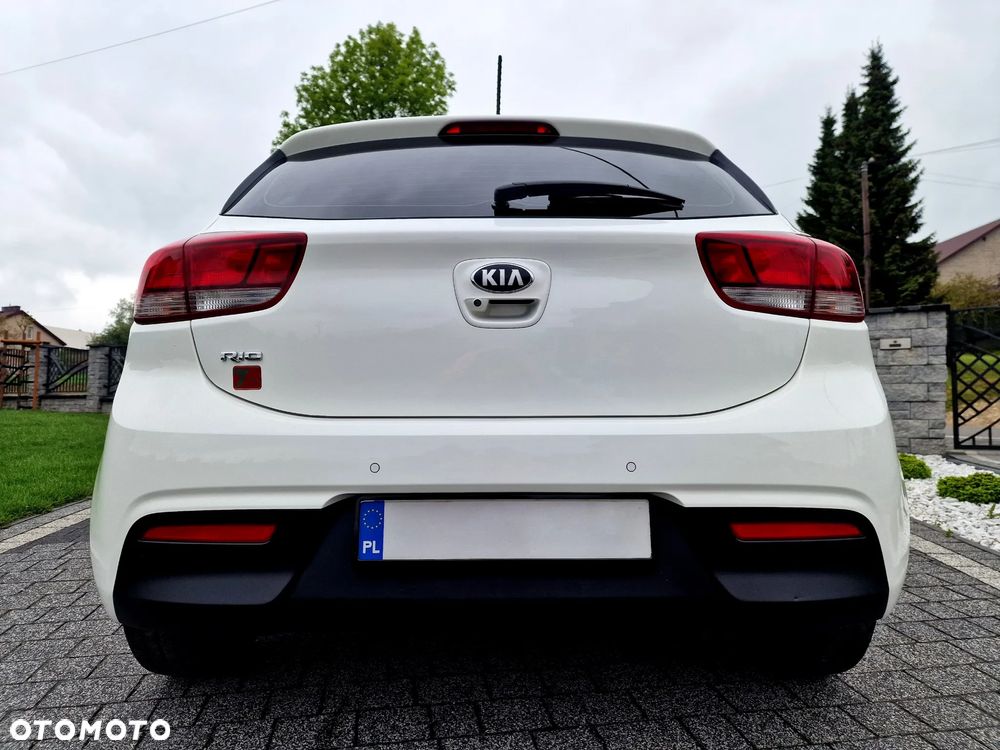 Kia Rio 1.4 L - 13