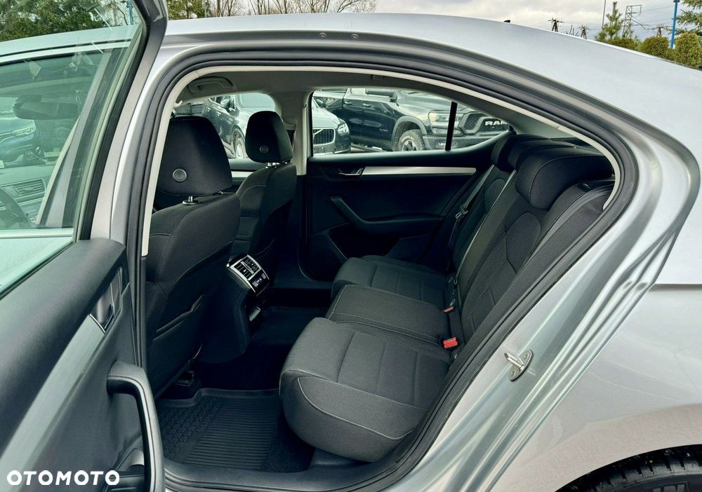 Skoda Superb 2.0 TDI SCR Ambition - 13