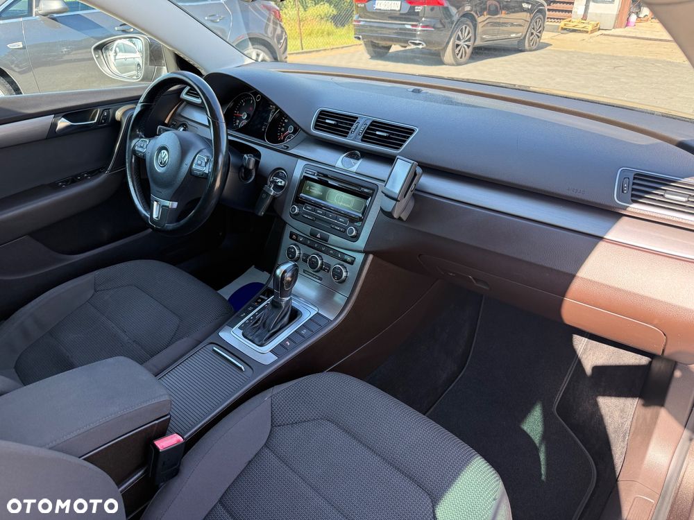 Volkswagen Passat 2.0 TDI Comfortline DSG - 21