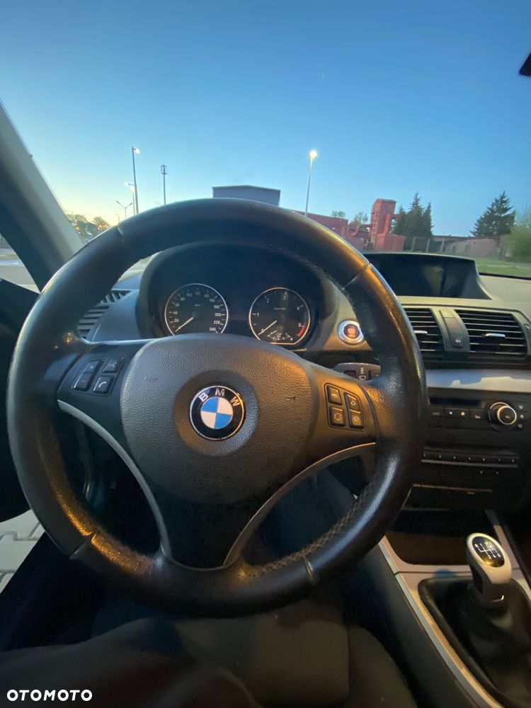 BMW Seria 1 118d DPF - 12