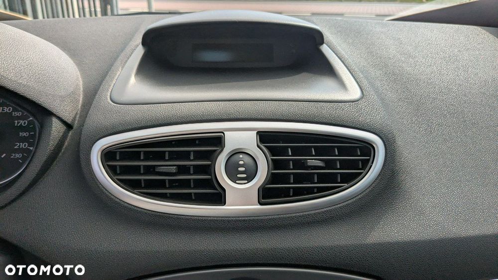 Renault Clio - 26