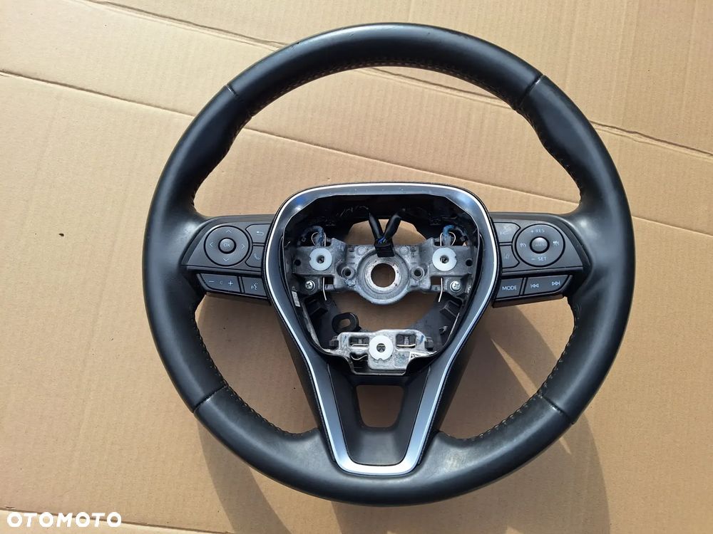 KIEROWNICA TOYOTA COROLLA E21 - 2
