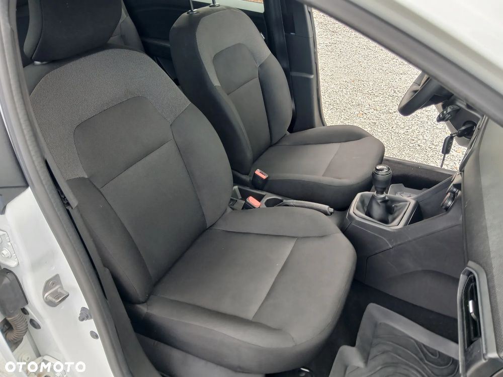 Dacia Jogger 1.0 TCe Essential 7os - 23