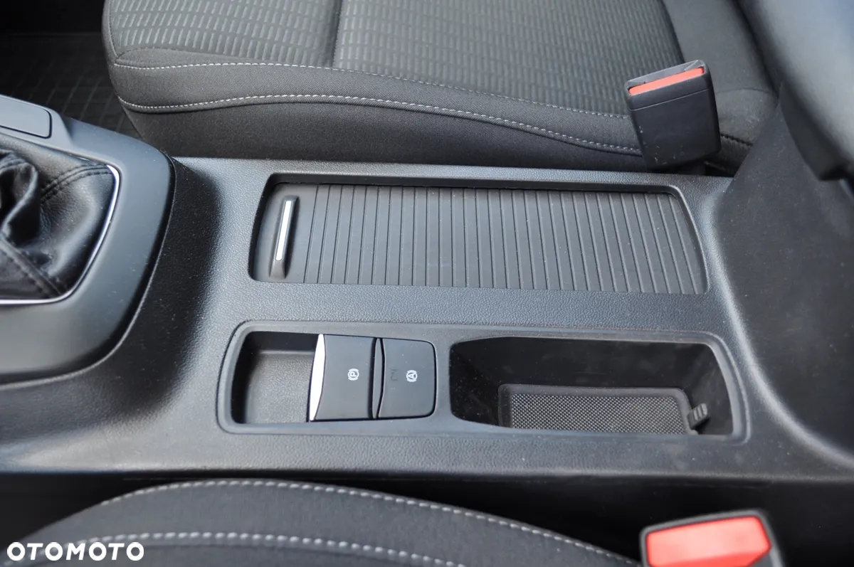 Ford Focus 1.5 EcoBlue Active Business - 36
