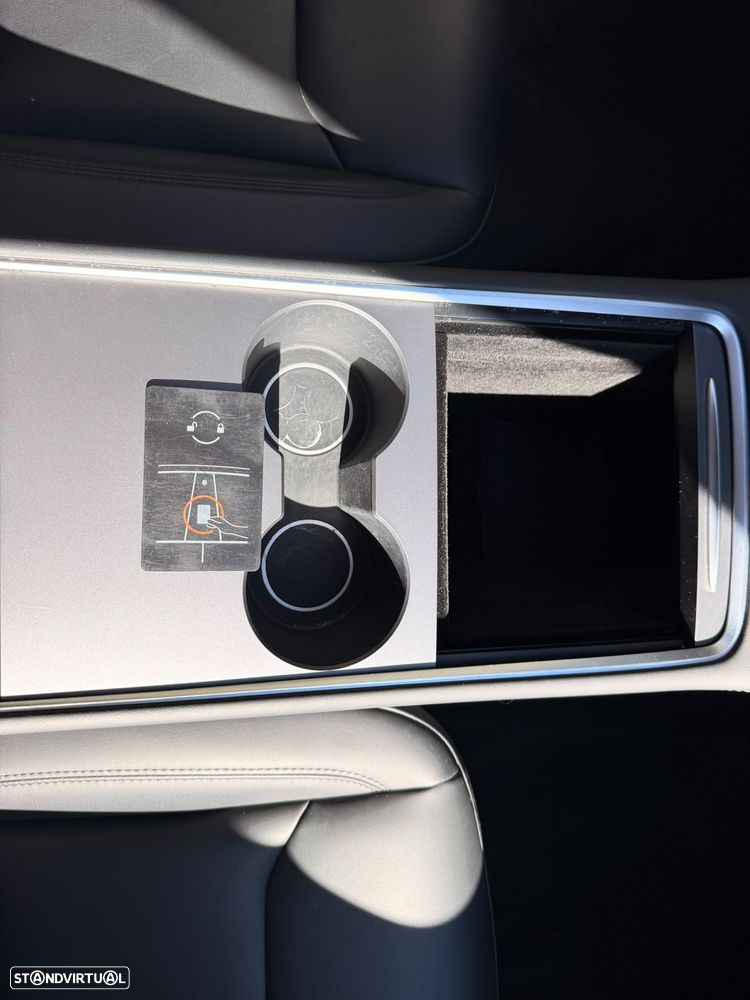Tesla Model Y Long Range Dual Motor AWD - 40