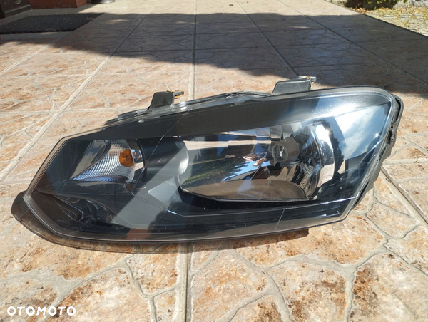 Lampa lewa ZWYKŁA VW POLO 6R 2009-2013 6R1941015E