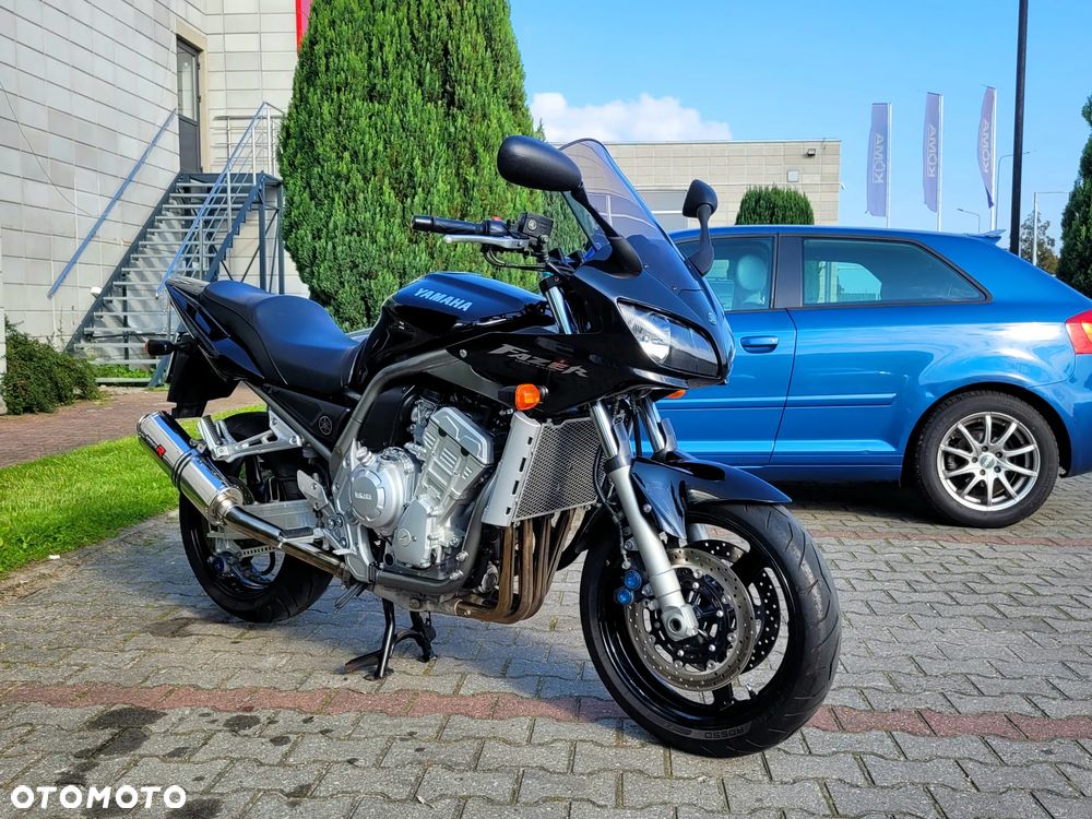 Yamaha FZS - 11