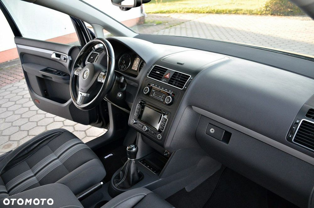 Volkswagen Touran - 25