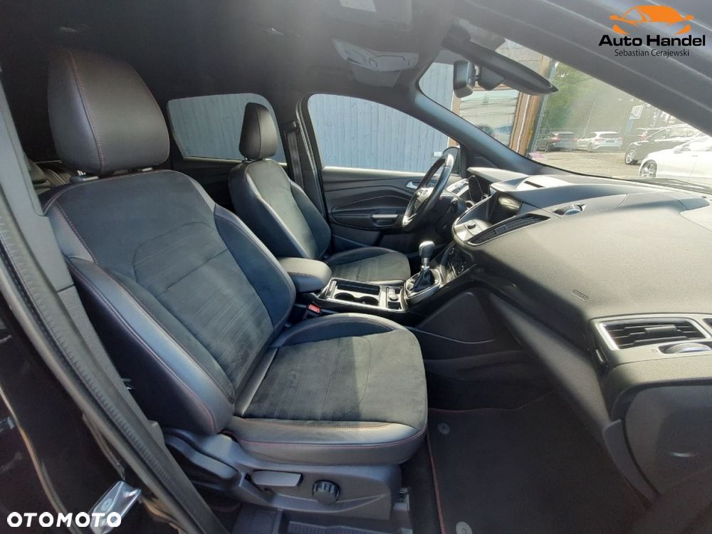 Ford Kuga 1.5 EcoBoost 2x4 ST-Line - 39