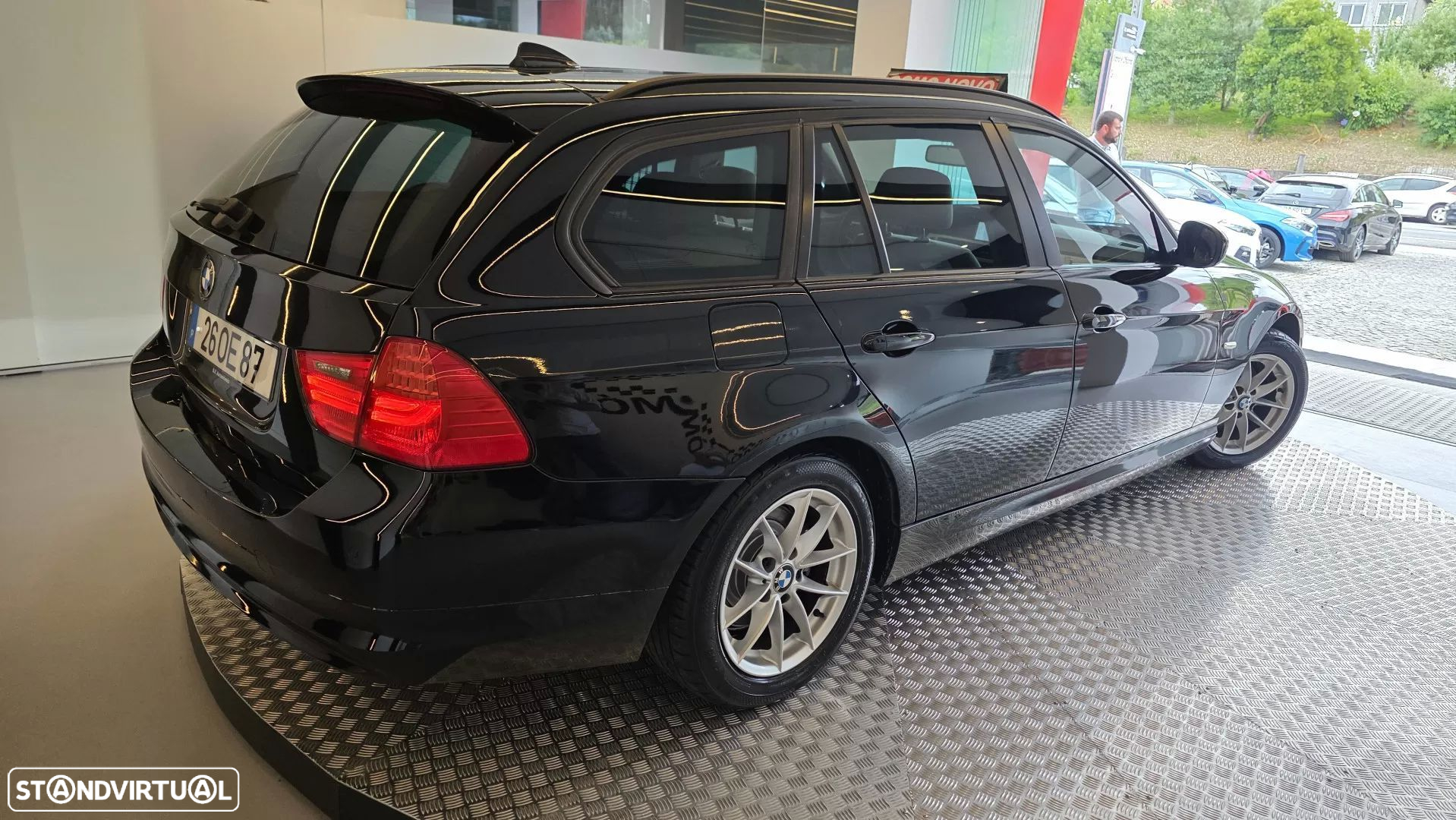 BMW 318 d Touring Navigation Sport - 19