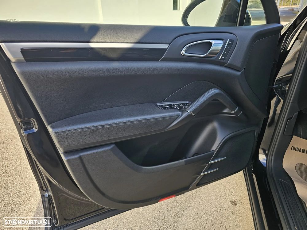 Porsche Cayenne Platinum Edition - 11