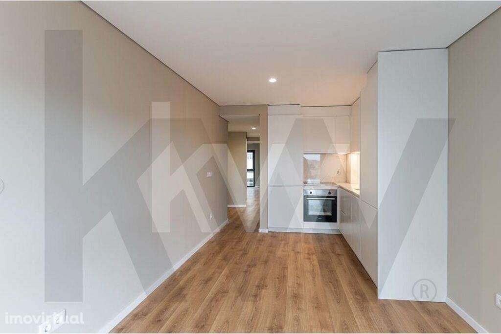 Apartamento T2 Com Garagem - Rua Oliveira Monteiro, Porto - Grande imagem: 2/37