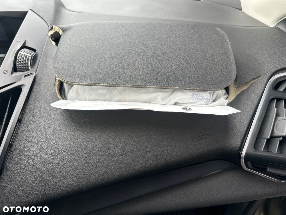 Ford Kuga - 21