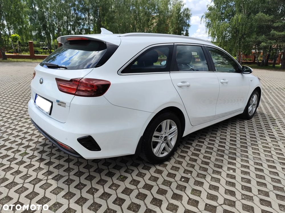 Kia Ceed 1.6 CRDi mHEV M - 8