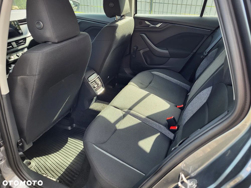 Skoda Kamiq 1.0 TSI Essence - 25