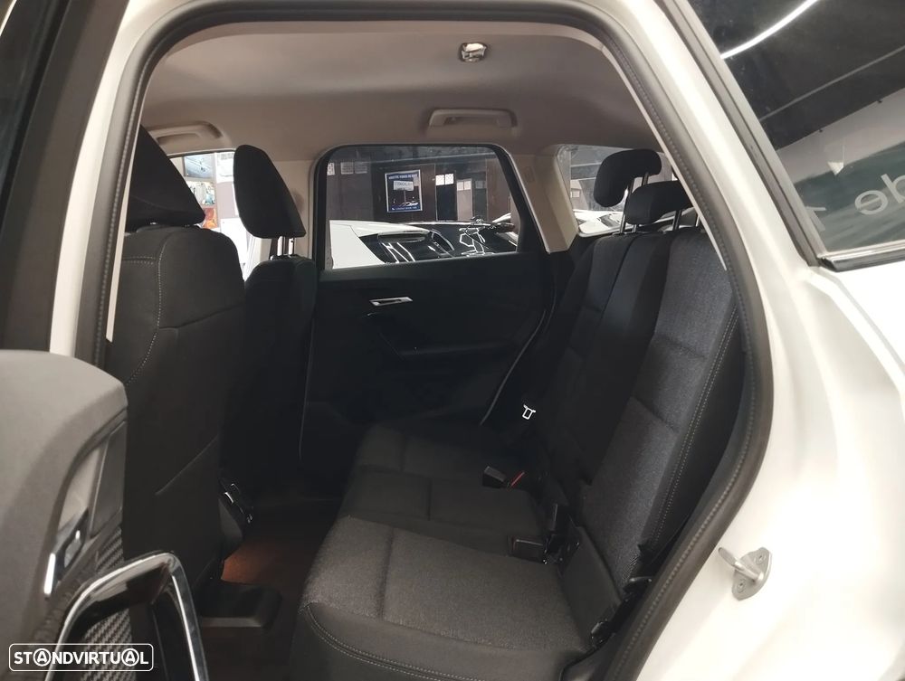 BMW iX1 eDrive20 - 17