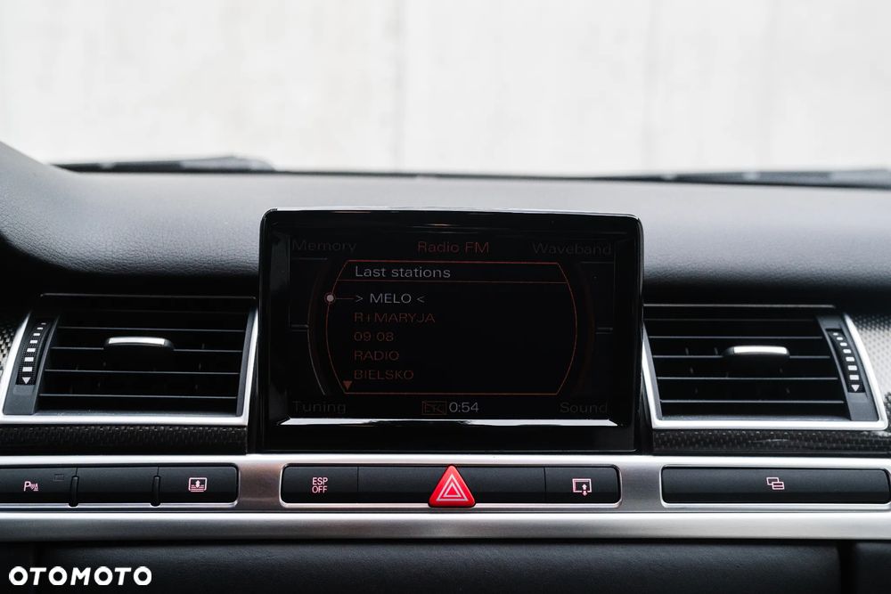 Audi S8 - 30