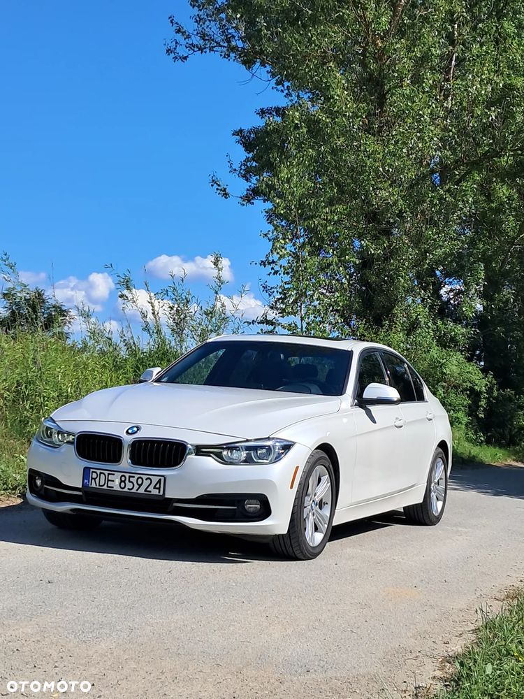 BMW Seria 3 330i - 1