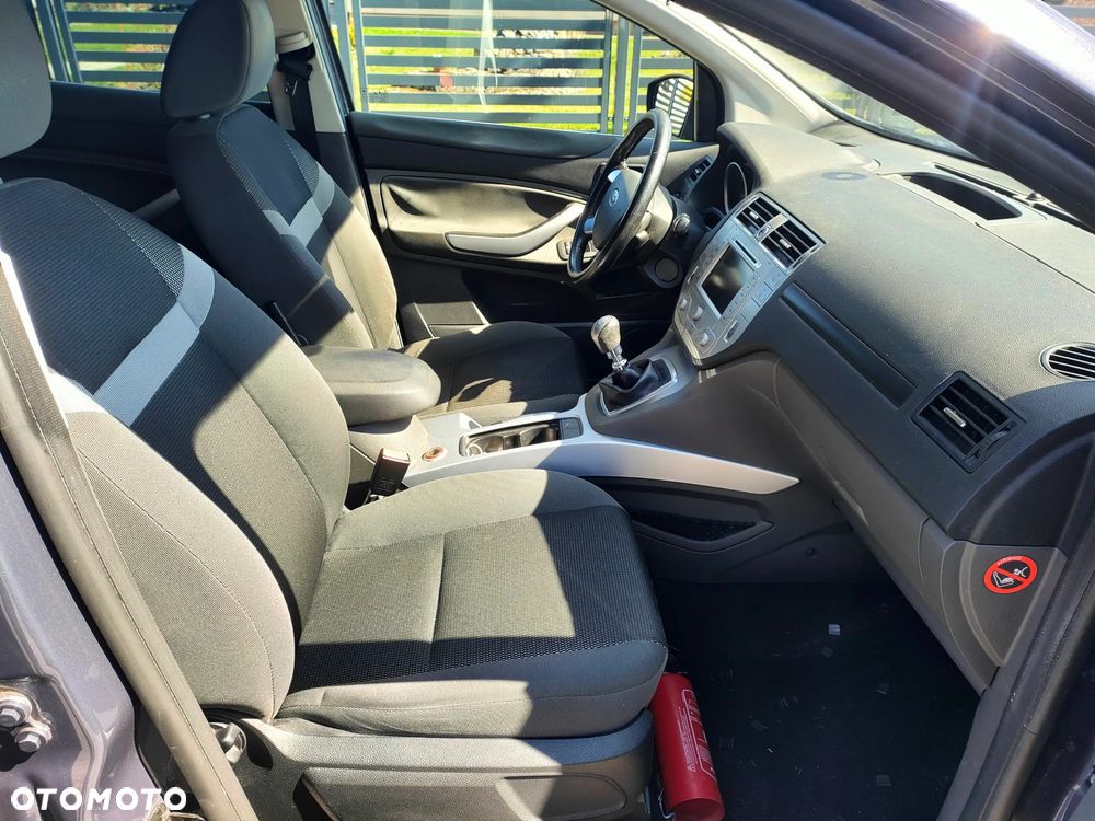 Ford Kuga 2.0 TDCi 2x4 Titanium - 13