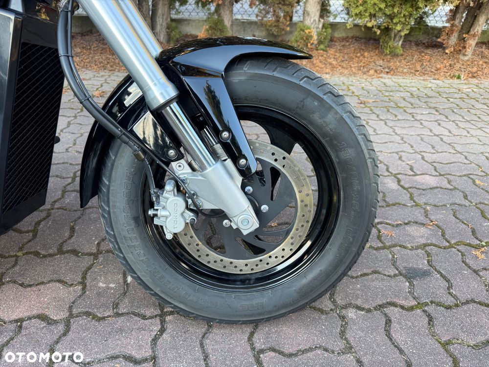 Suzuki Intruder - 6