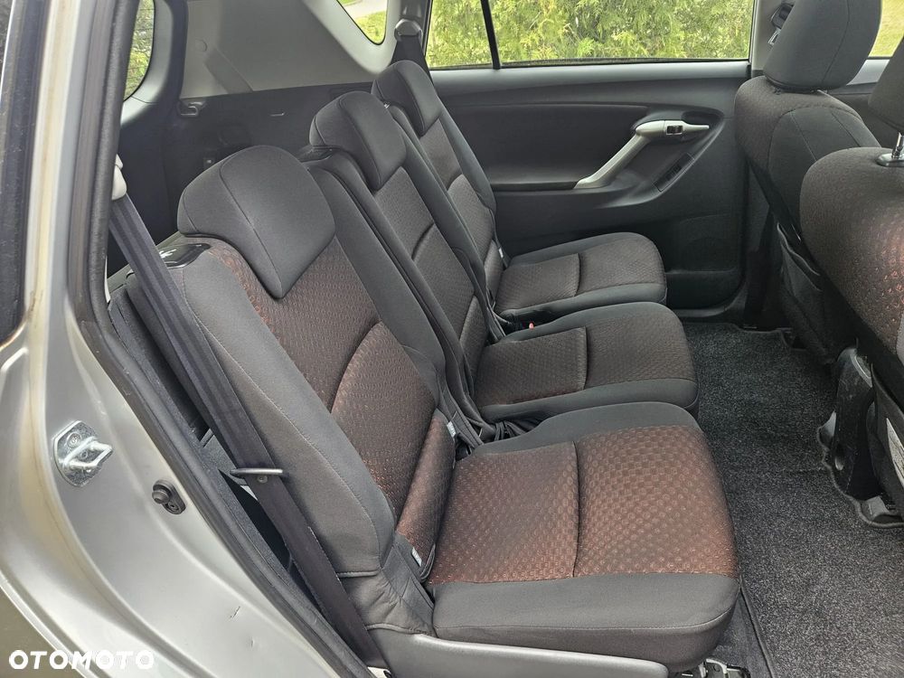 Toyota Verso 1.8 5-Sitzer Life - 17