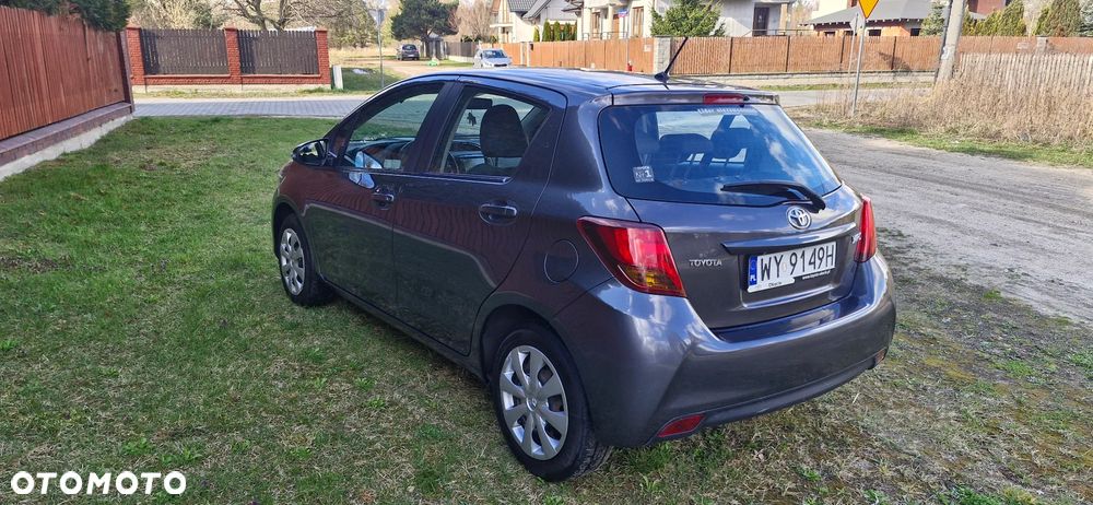 Toyota Yaris 1.33 Premium EU6 - 12