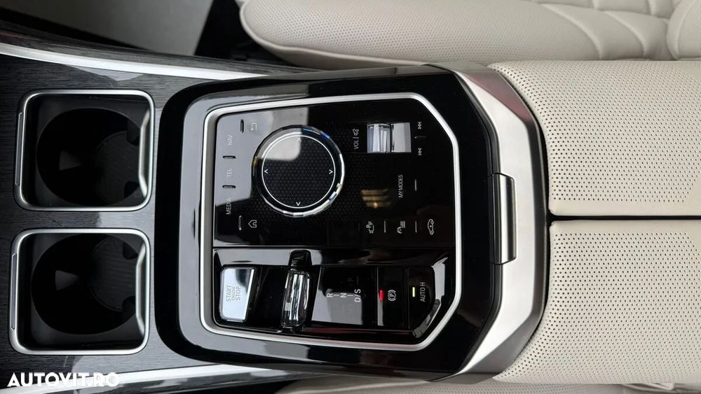 BMW M7 M760e xDrive AT PHEV - 15