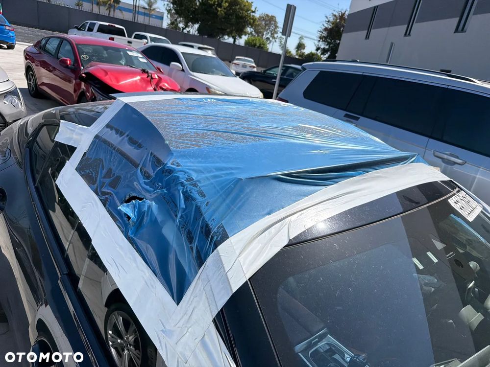 BMW Seria 8 - 22