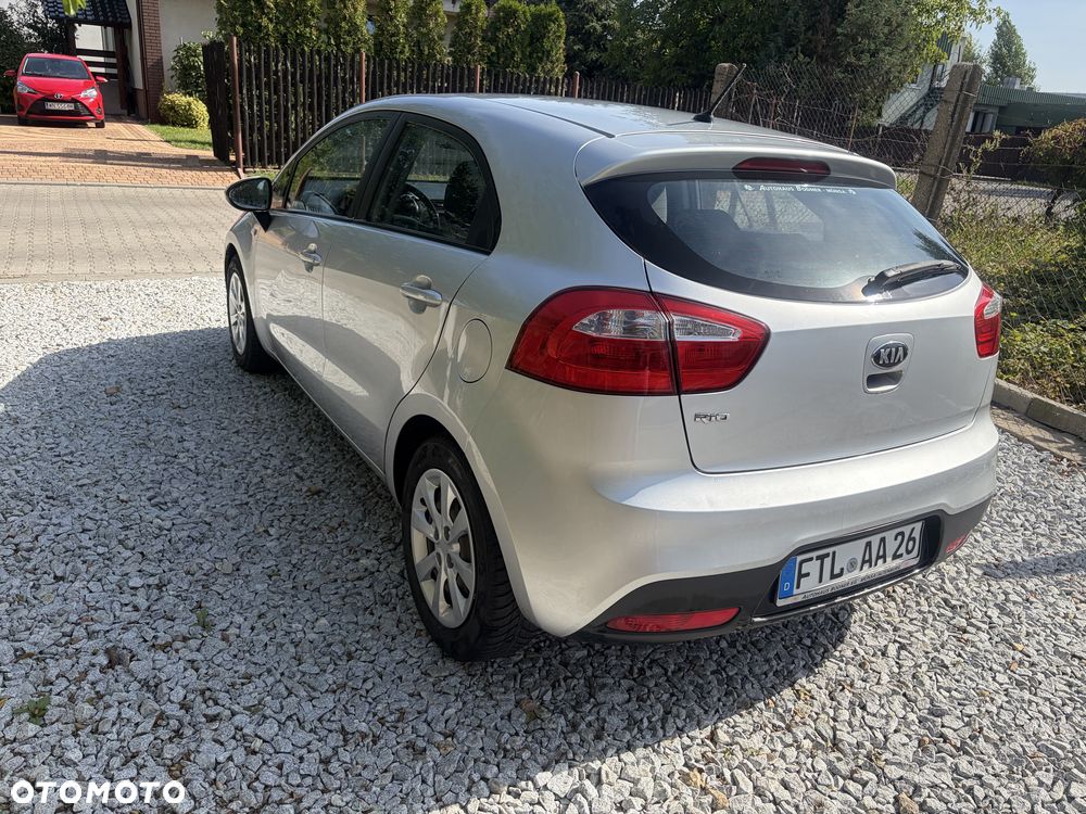 Kia Rio - 2