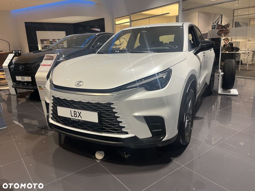 Lexus LBX 1.5 Hybrid - 2