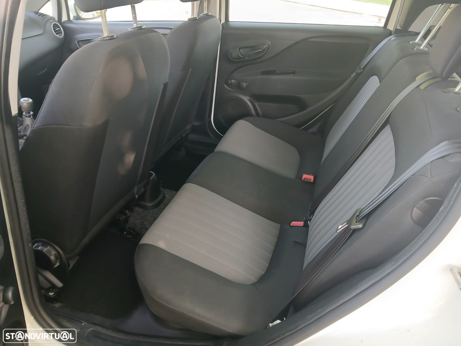 Fiat Punto 1.2 Lounge Start&Stop - 9