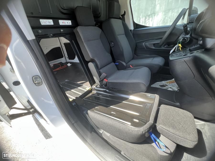 Opel Combo E CARGO 50KWH L2H1 - 18