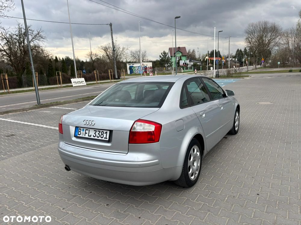 Audi A4 Limousine - 18