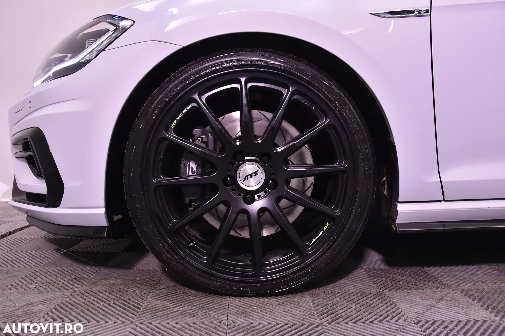 Volkswagen Golf 2.0 TSI DSG R - 13