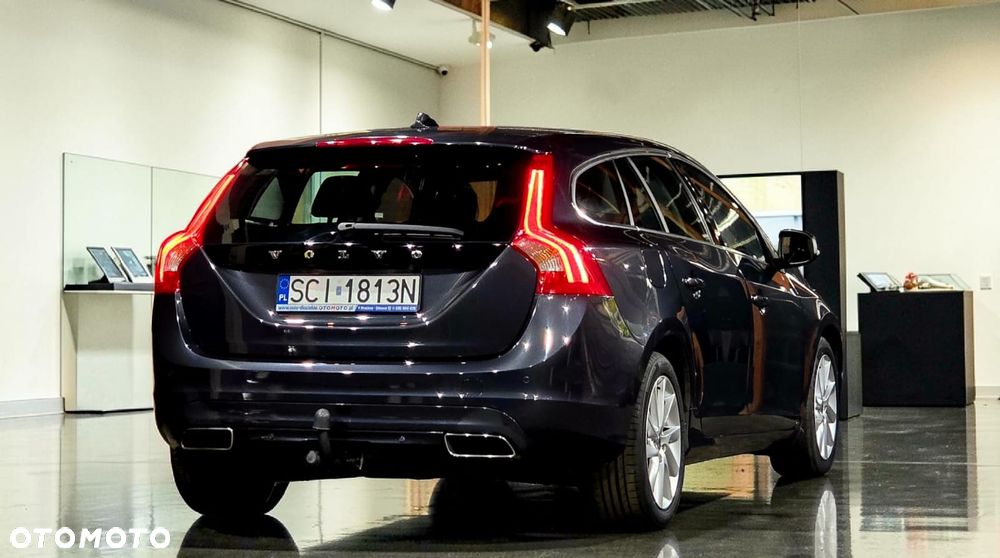Volvo V60 T3 Summum - 2