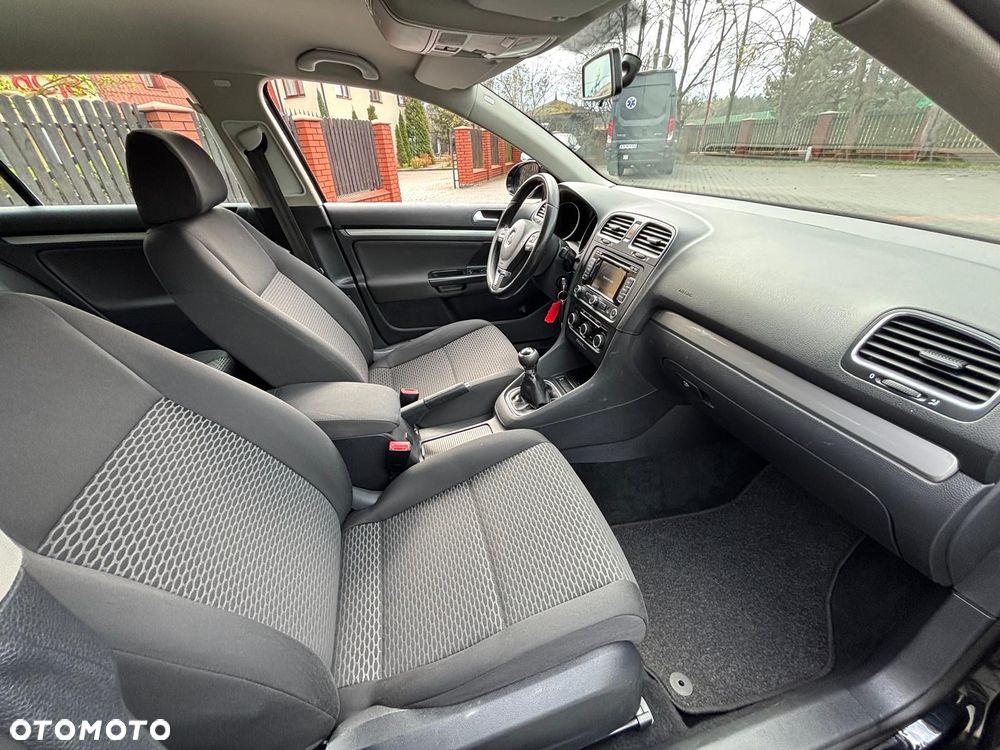 Volkswagen Golf 1.6 TDI Highline - 25