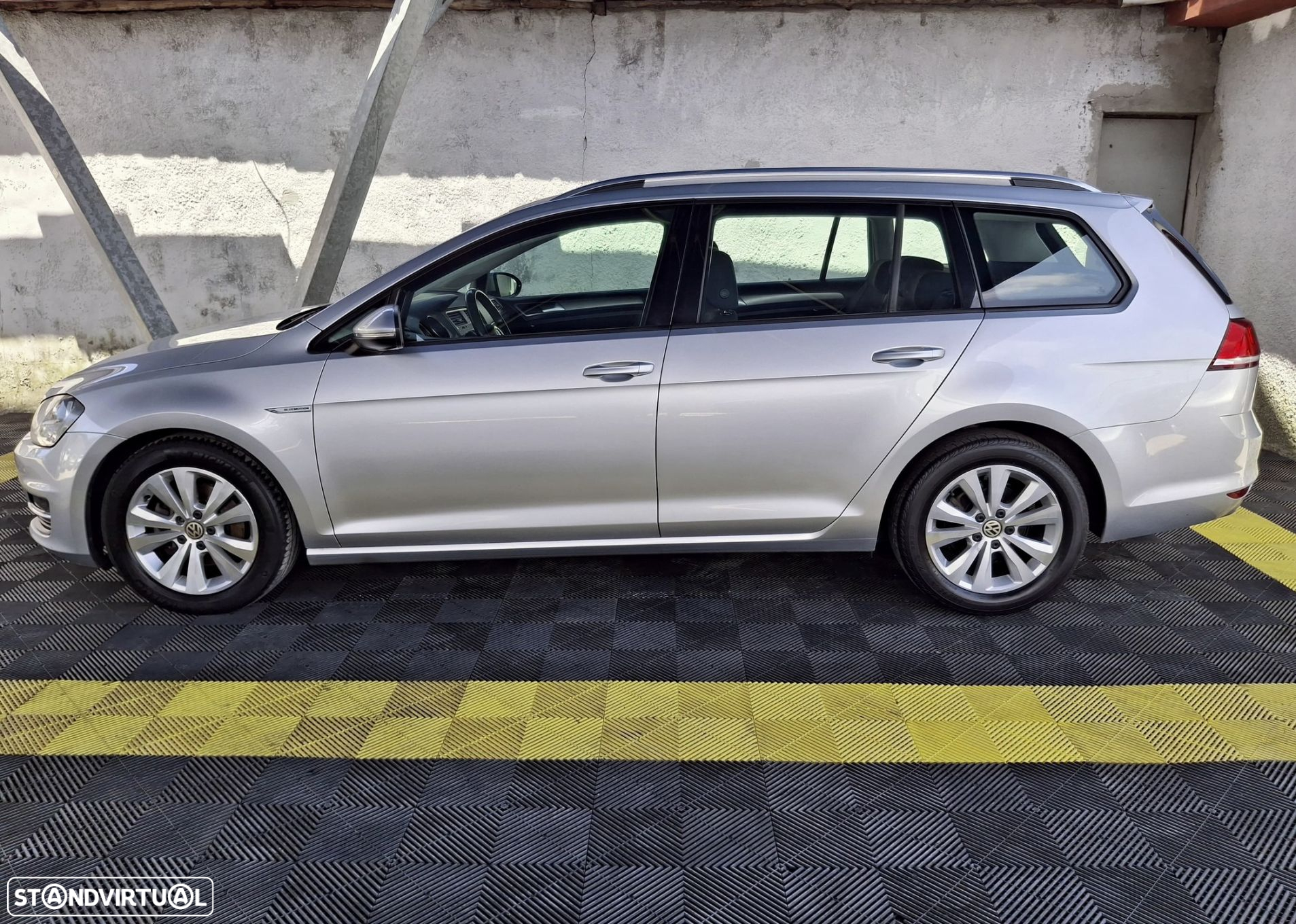 VW Golf 1.6 TDi Confortline - 4