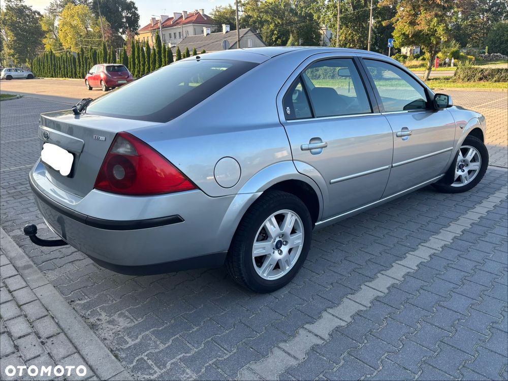 Ford Mondeo 2.0 TDDi Ghia - 19