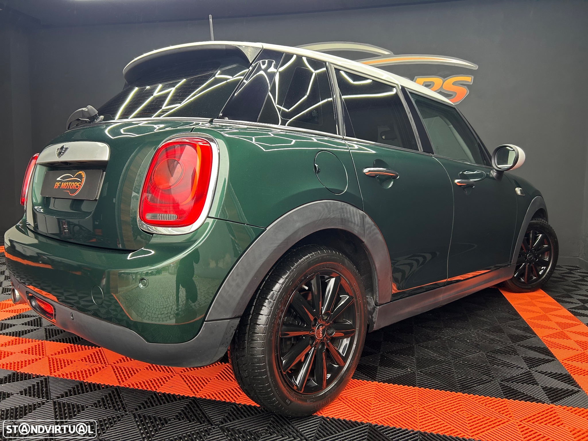 MINI 5 Portas Cooper D Auto - 28