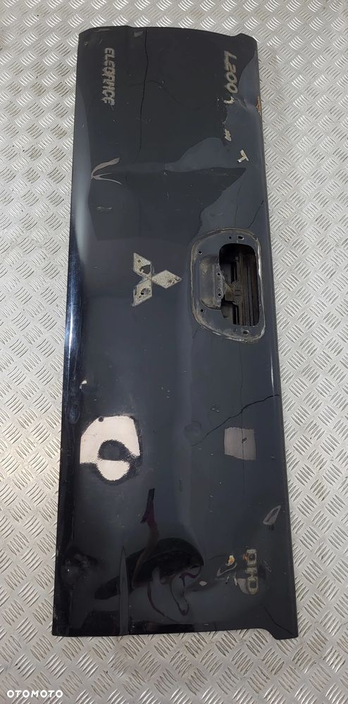 Mitsubishi L200 IV Klapa Bagażnika - 1