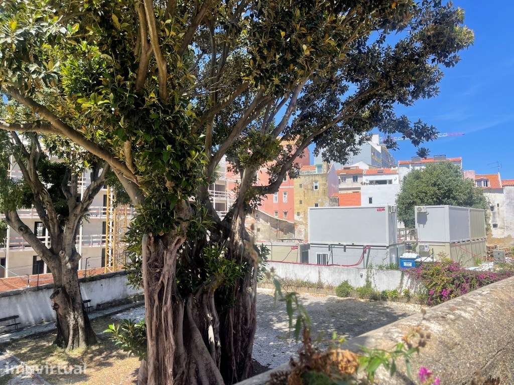 Prédio para renovação com localização privilegiada junto ao Jardim ... - Grande imagem: 2/26