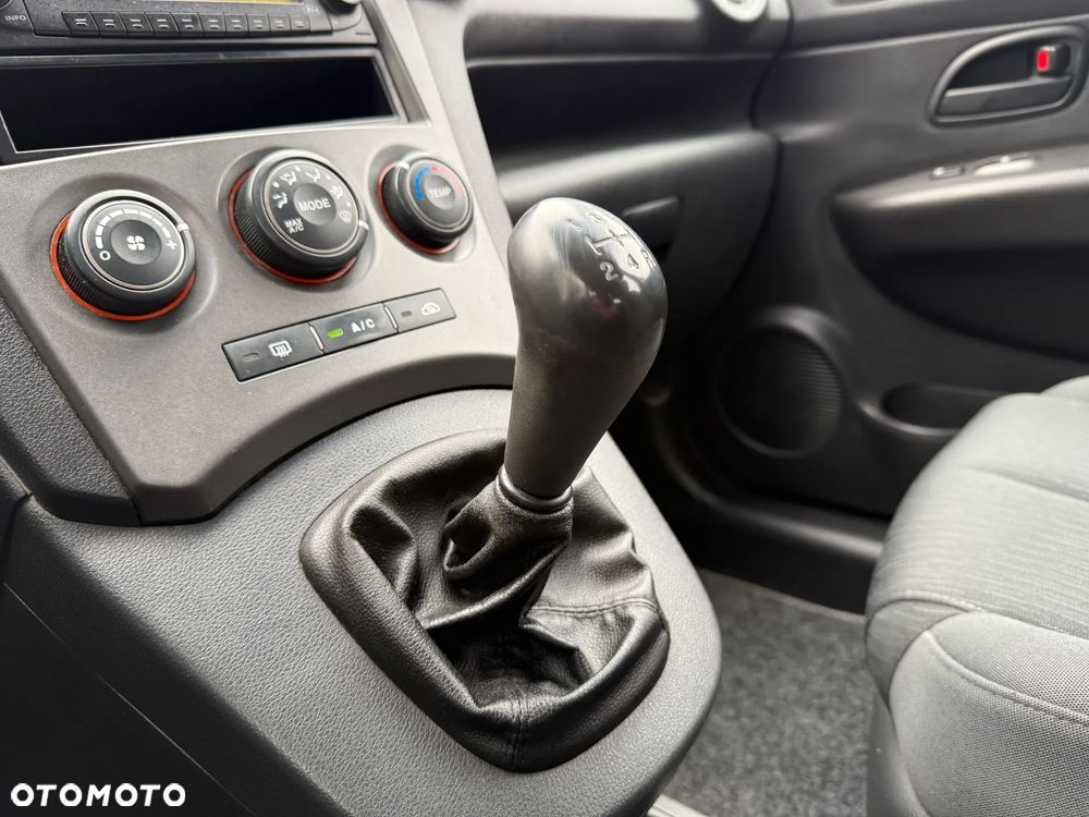 Kia Carens 2.0 CVVT EX - 18